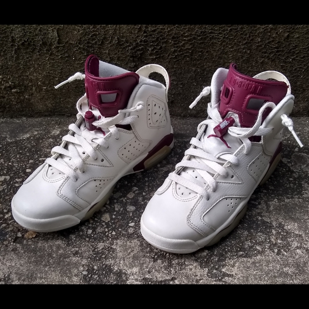 Air Jordan 6 "Maroon" 5Y/wmn's 6.5